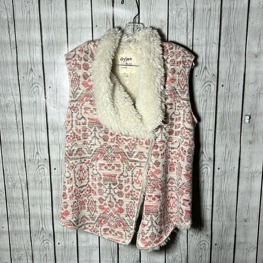 Dylan printed faux Sherpa vest size medium